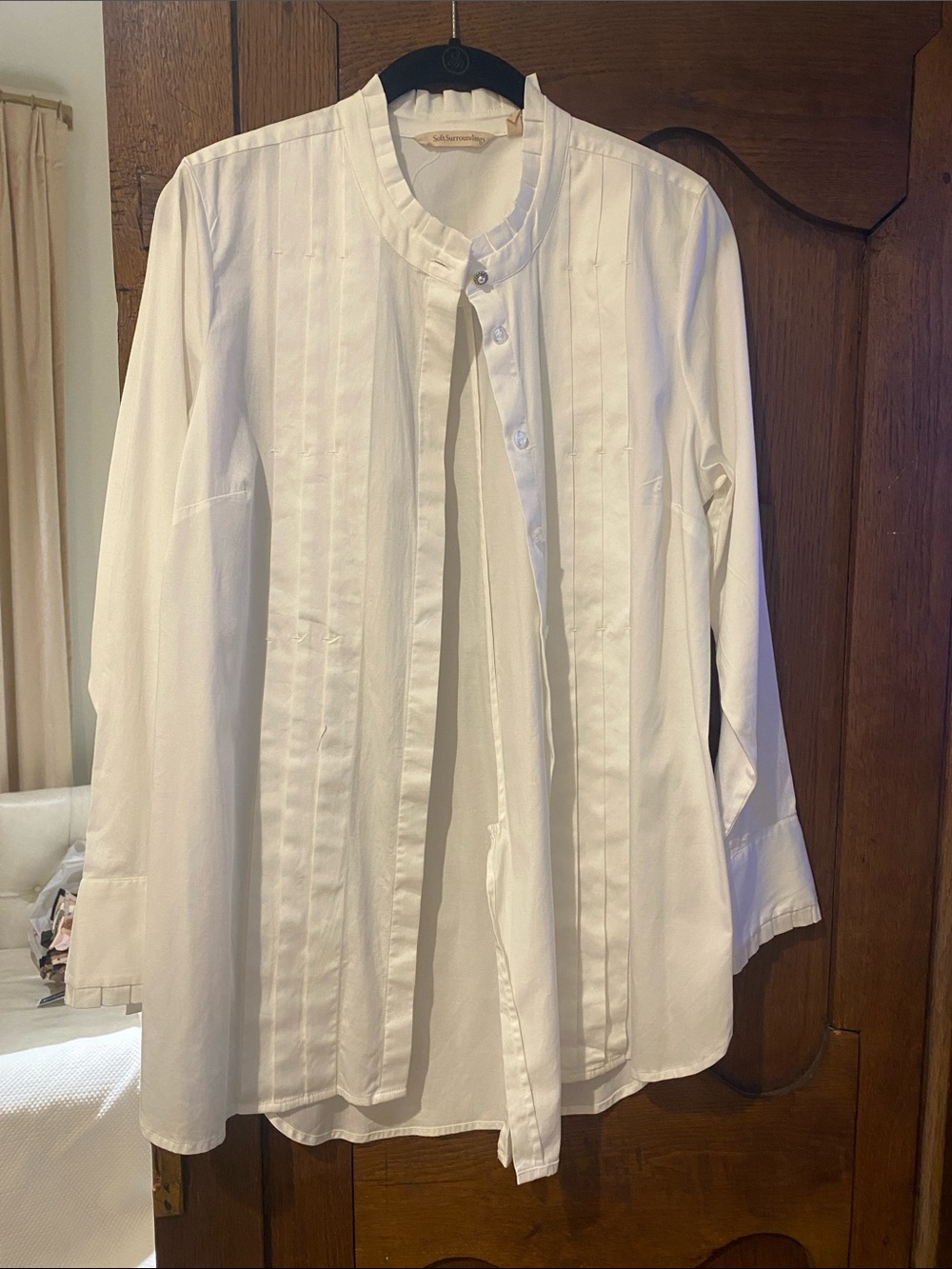 Soft Surroundings White Pintuck Mandarin-Collar Shirt.  Sz med